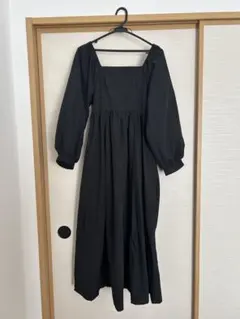 ブラック長袖スクエアネックワンピース