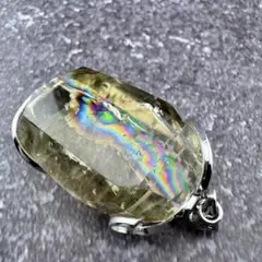 P-13虹入り透明シトリンペンダントトップ　アイリスクォーツ　天然石　クリスタル