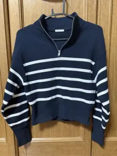 GU ネイビーとホワイトのストライプ ハーフジップトレーナー