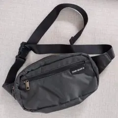 マリークワント　MARY QUANT　ボディバッグ　ウエストポーチ　グレー黒