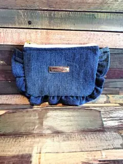 ハンドメイド　デニムフリルポーチ 牛柄内側　ゴールドプレート