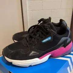 アディダス adidas スニーカー 靴 28㎝ ブラック ピンク