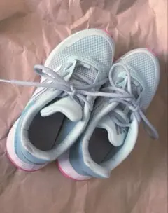 adidas キッズ スニーカー ターコイズ　23cm