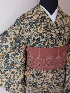 小紋着物 ベージュ地　紅型お召し　ヴィンテージ