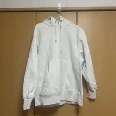 GU フード付きライトグレー パーカー