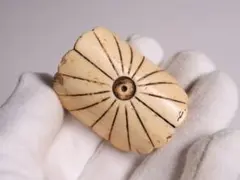 時代物 銀製 印籠 根付 緒締め付き 伝統工芸品 - メルカリ