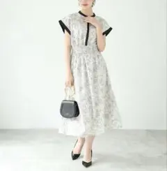 トッコクローゼット♡ウエストシャーリング❁︎フラワープリント配色ワンピース＊白×黒