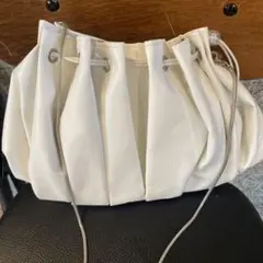 美品#ホワイト プリーツ ショルダーバッグ#斜めがけ