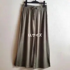カーキ ワイドパンツ