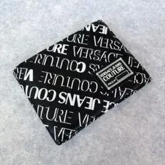 【美品】 VERSACE JEANS COUTURE ロゴプリント財布 黒のサムネイル