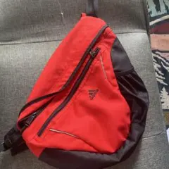 そ*す様 adidas 赤 スリングバッグ 反射材付き