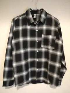 チェックシャツ
