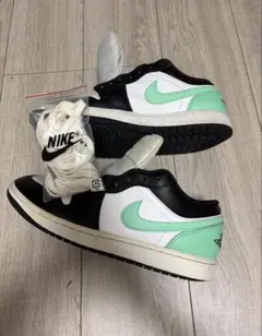 NIKE Air Jordan 1 Low Green Blackのサムネイル