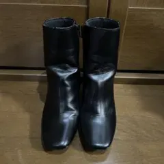 ブラックショートブーツ 中ヒール