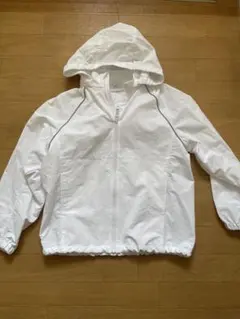 ユニクロ ポケッタブルUVカットパーカ140サイズ