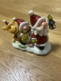 サンタクロースとトナカイのクリスマス飾り
