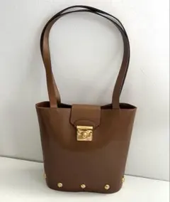 サルバトーレフェラガモ 肩掛けレザー ショルダー バッグ キャメルブラウン