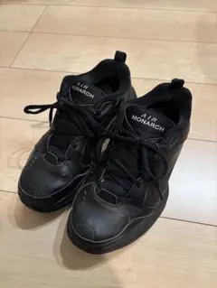 Nike Air Monarch ブラック スニーカー