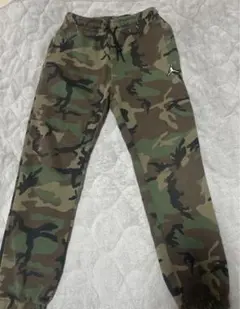 AIR JORDAN 迷彩柄裏起毛キッズスウェットパンツ 140cm