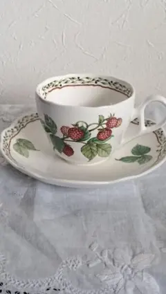 Noritake フルーツデザイン カップ・ソーサーセット