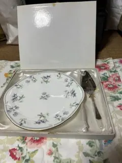 【ノリタケ】再値下げしました　花柄プレートとケーキサーバーセット