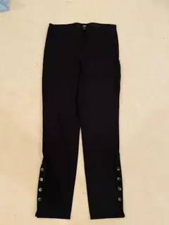 黒 ストレッチ カジュアルパンツ ボタン付き