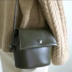 selectMOCA ショルダーバッグ（カーキ）のサムネイル