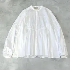 UNITED ARROWS　エンボス　ピンタック　ロングスリーブ　ブラウス　白