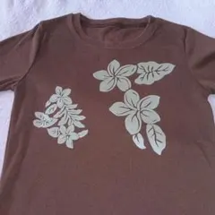 花柄プリントブラウンTシャツ
