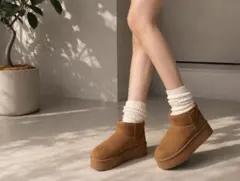 UGG 厚底ブーツ　23.5 2026年最新】UGG 厚底ブーツ 23.5の人気アイテム - メルカリ