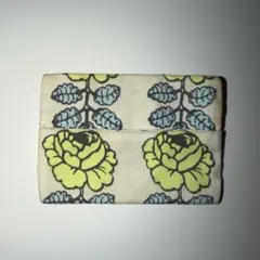 marimekko マリメッコ ポケットティッシュケース ヴィヒキルース バラ柄のサムネイル