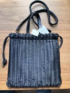 grove ソフト合皮　プリーツデザイン巾着風ショルダーバッグ