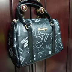 ♡ロゴデザインのブラックハンドバッグ