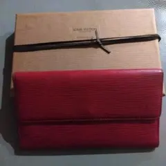 Louis Vuitton エピ 長財布　カスティリアンレッドのサムネイル