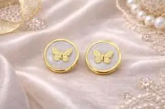 蝶モチーフ ゴールド ホワイト ピアス