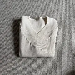 ワンホン風　Ｖネック　トップス