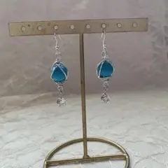 ワイヤーラッピング ターコイズ　ハンドメイド　ピアスのサムネイル