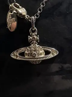 美品】ヴィヴィアンウエストウッド ミニバスレリーフ チャーム（トップ 【美品】ヴィヴィアンウエストウッド ミニバスレリーフ チャーム（トップのみ）