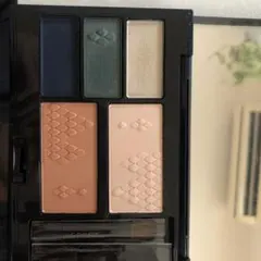 アイシャドウパレット 4色+チーク 付属ブラシ付き