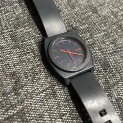 NIXON アナログ時計　※電池交換必要のサムネイル