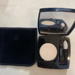 CHANEL シャネル　オンブルエサンシエル220 ブランペール