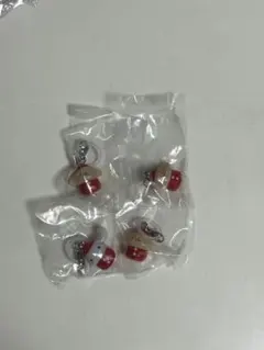 サンリオ　いちご　めじるしアクセサリー　シナモン　ポムポムプリン