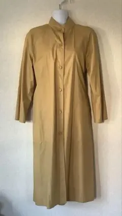 ベージュ ボタン付き ロングコート