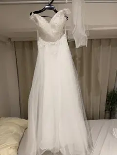 ホワイトウェディングドレス オフショルダー