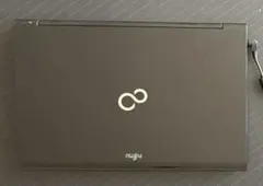 Fujitsu LIFEBOOK AH40/J Windows 8 本体