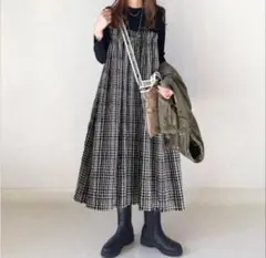 ロングワンピース　ドッキング　長袖 Aライン 体型カバー　マキシ丈　モノトーン