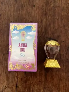 ANNA SUI Sky オードトワレ ミニボトル 5mlのサムネイル