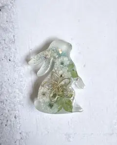 600 紫陽花✴黒うさぎ✴レジンヘアゴムキーホルダーブローチ - メルカリ