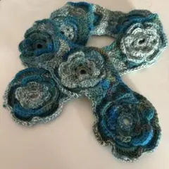 花モチーフのかぎ針編みプチマフラー