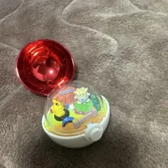 ポケモンミニポケキーチェーン モンスターボールジオラマピカチュウ、トゲピー